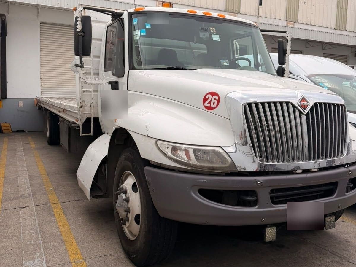 Camión International 4300 2019 con Plataforma